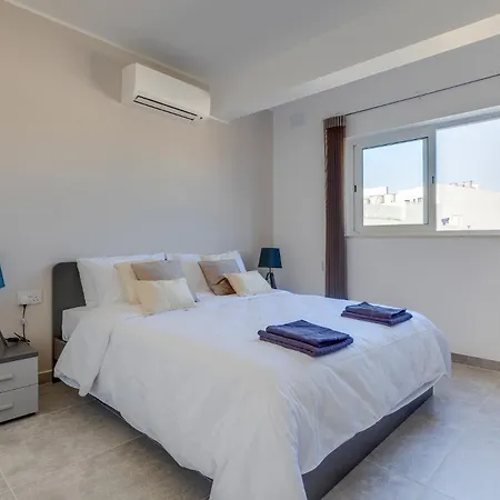 Refined 2 Bedroom With Balcony Karp1-9