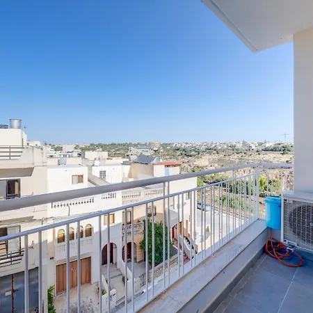 Refined 2 Bedroom With Balcony Karp1-9 Apartament