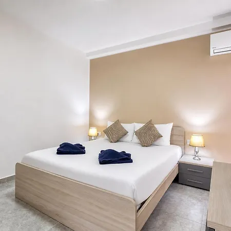 Apartament Refined 2 Bedroom With Balcony Karp1-9 *